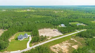 8221 Teton Crest Dr, Pace, FL 32571