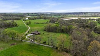 1720 Bratton Ln, Williamsport, TN 38487