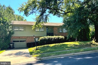 6221 Nelway Dr, McLean, VA 22101