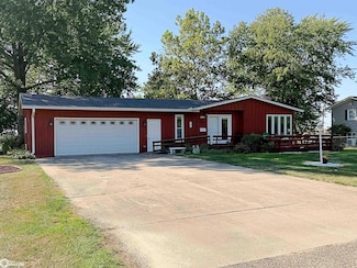 118 S Orchard Ln, New London, IA 52645