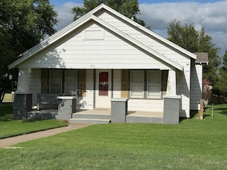 602 S Young St, Follett, TX 79034