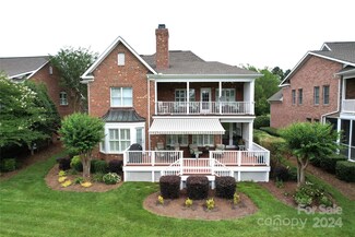 5617 Fairway View Dr, Charlotte, NC 28277