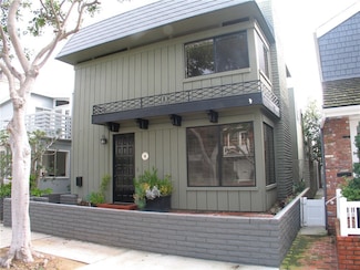 112 Pearl Ave, Newport Beach, CA 92662