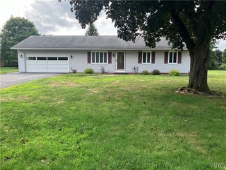 8296 Northgate Dr, Rome, NY 13440