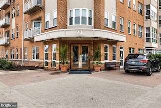 23 Pierside Dr Unit 429, Baltimore, MD 21230