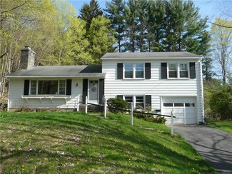 20 Flower Ln, Marcellus, NY 13108