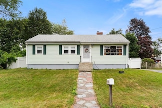 2 Robinson Rd, Woburn, MA 01801
