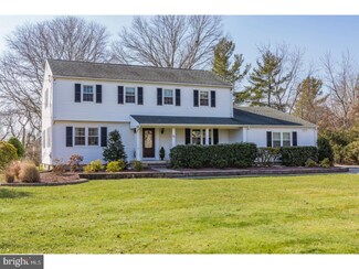 15 Sleepy Hollow Ln, Belle Mead, NJ 08502