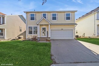 7768 Cottonwood Ln, West Des Moines, IA 50266