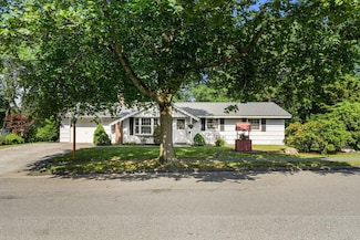 5 Villa Ln, Peabody, MA 01960