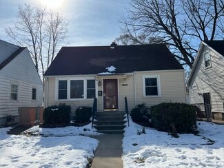 552 E 148th St, Harvey, IL 60426