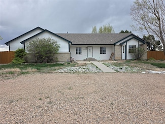11236 Hillcrest Dr, Greeley, CO 80631