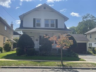 68 Park Ave, Port Washington, NY 11050