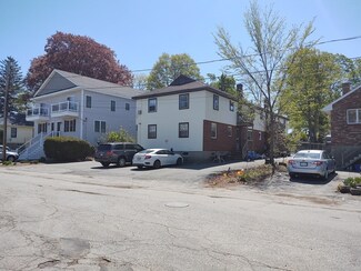 12 Spaulding St, Wakefield, MA 01880