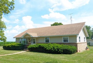 208 Grant St, Arrowsmith, IL 61722