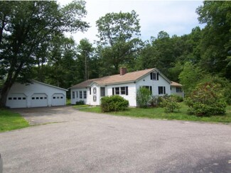 45 Main St, Fremont, NH 03044