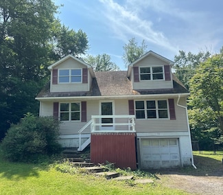 95 Smithtown Rd, Fishkill, NY 12524