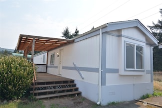 196 Jacobson Rd Unit 63, Cathlamet, WA 98612