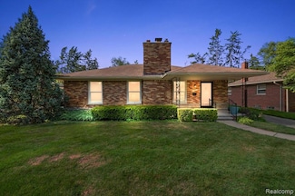 17330 Beverly Rd, Beverly Hills, MI 48025
