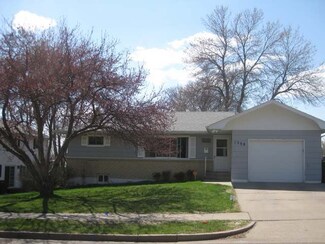 1308 N 21st St, Bismarck, ND 58501