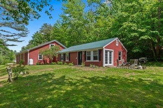 414 Blueberry Ln, North Conway, NH 03860