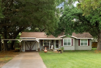 447 Farm To Market 2540, van Vleck, TX 77482