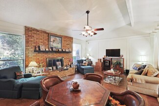 2312 Indian Creek Dr, Irving, TX 75060