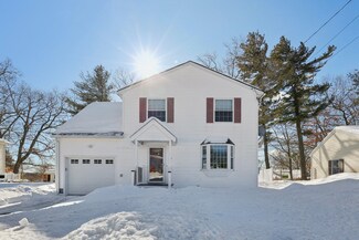 16 Kara St, Manchester, NH 03103