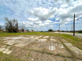 96 Green Ave, Orange, TX 77630