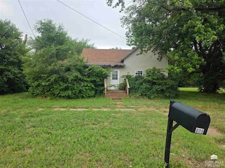 808 N Walnut St, Abilene, KS 67410