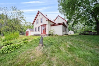 32 Union St, Hillsborough, NH 03244