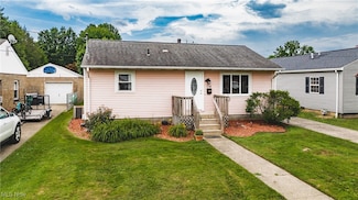 114 E 6th St, Williamstown, WV 26187