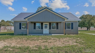 100 Oak St, Arbyrd, MO 63821