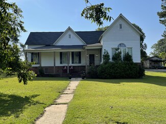 752 2nd St NE, Carbon Hill, AL 35549