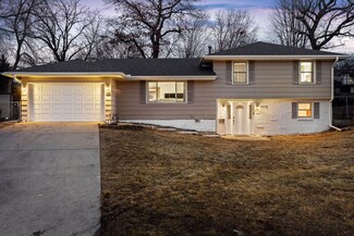 9032 Kell Cir, Bloomington, MN 55437