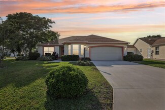 802 San Salvador Dr, Lady Lake, FL 32159