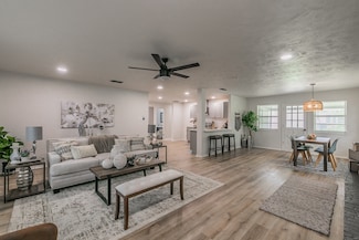 5613 Pecos Ct, Granbury, TX 76049