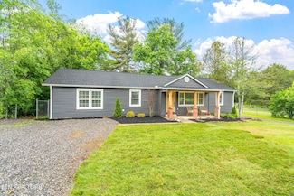 4511 W Beaver Creek Dr, Powell, TN 37849