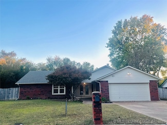 1413 W Huntsville St, Broken Arrow, OK 74011