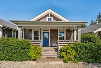 26 Rosemary Ln, Pacific Beach, WA 98571