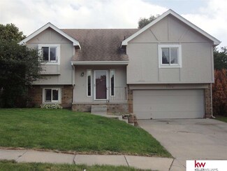 14909 Willow Creek Dr, Omaha, NE 68138