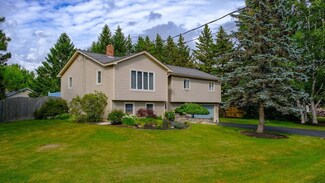 30 Hillside Dr, Hampden, ME 04444