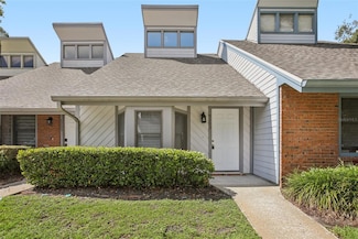 5203 Oak Charter Ct, Temple Terrace, FL 33617