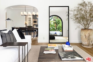 745 N Laurel Ave, Los Angeles, CA 90046