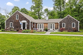 48 Old Oaken Bucket Rd, Norwell, MA 02061