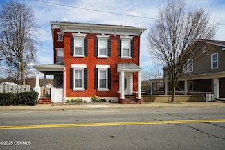 213 S Market St, Selinsgrove, PA 17870