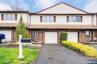 7 Staal Ln, Lodi, NJ 07644