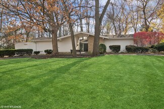 31 E Forest Ln, Palatine, IL 60067