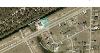 911 Wilmington Pkwy, Cape Coral, FL 33993