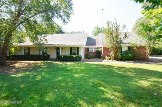1895 Oak Crest Rd, Hernando, MS 38632